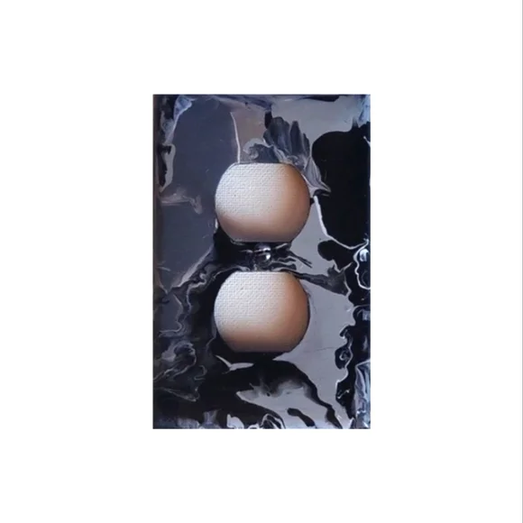 Hand Crafted Gray, Black and White Abstract Design Duplex Outlet Wall Plate - Picture 2 of 2